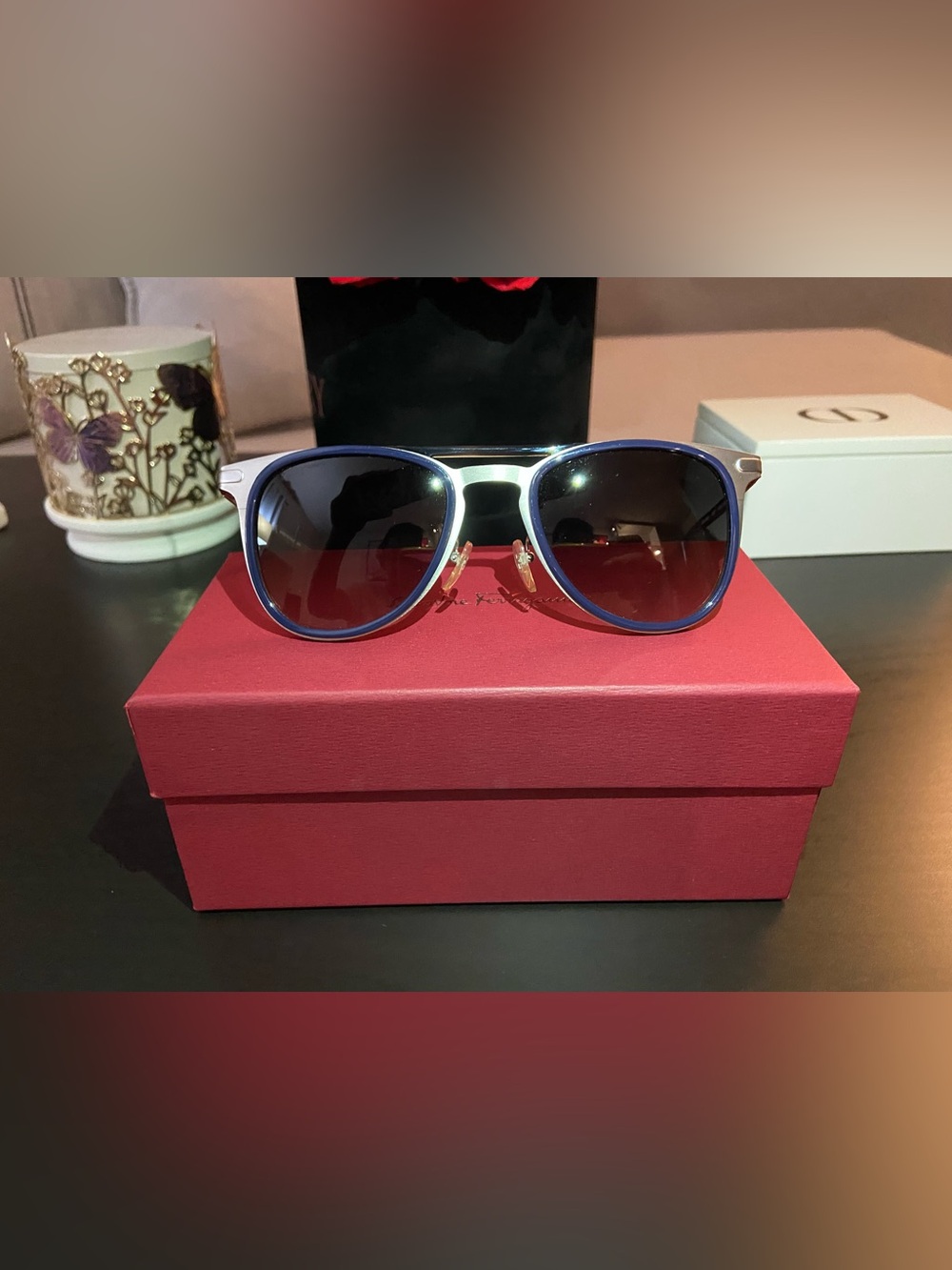 Salvatore Ferragamo Sunglasses Unisex Preowned!